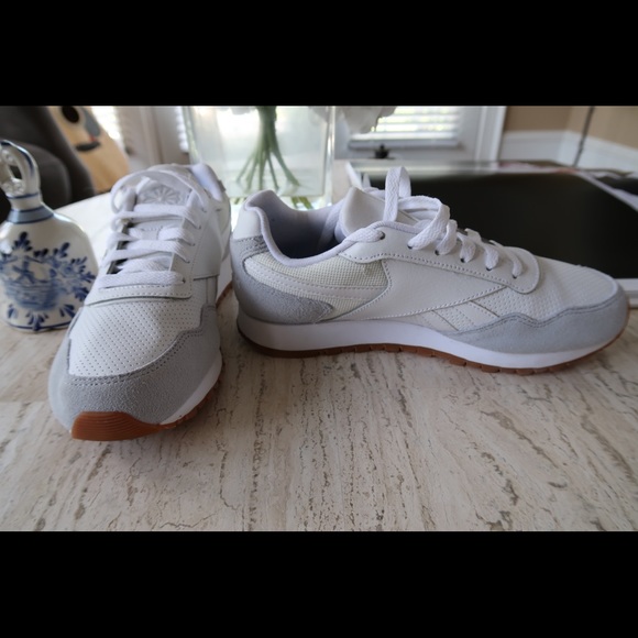 White Reebok sneakers - Picture 4 of 5